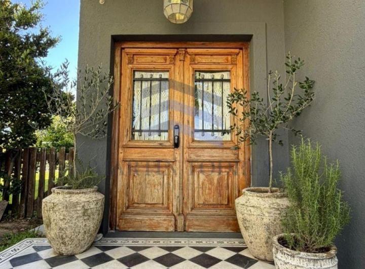 Casa en Venta Al Agua con Pileta en Acacias | Puertos del Lago, Gba Norte - Zonaprop