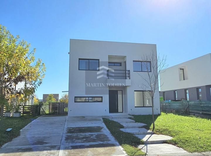 Casa en Alquiler en Araucarias con Pileta, Puertos, Escobar, Gba Norte - Zonaprop
