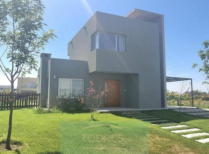 Casa en Alquiler con Pileta Ubicado en Araucarias, Puertos, Escobar, Gba Norte - Zonaprop