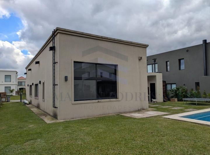Casa en Alquiler con Pileta, Acacias, Puertos del Lago, Escobar, Gba Norte - Zonaprop