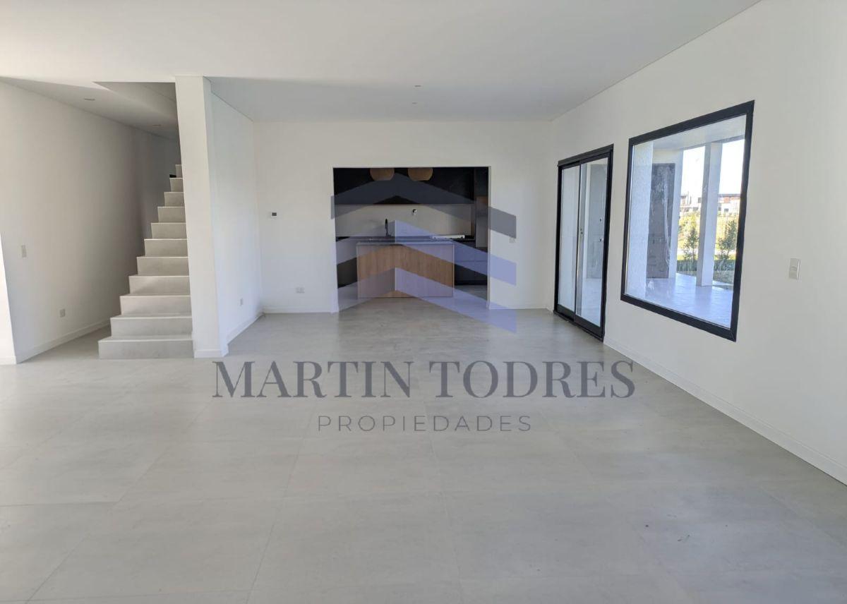 Casa en Venta en Riberas con Pileta | Puertos del Lago, Gba Norte - Zonaprop — foto 4