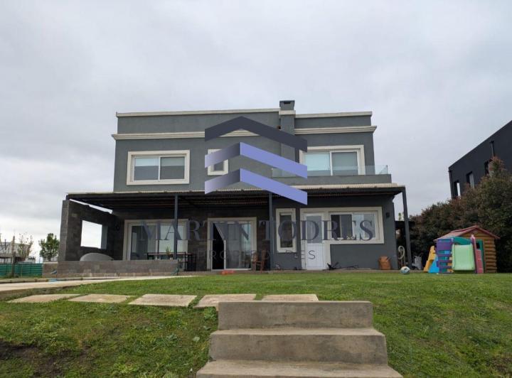 Casa en Alquiler Al Lago - Exclusiva Propiedad con Piscina en Riberas Puertos del Lago, Gba Norte - Zonaprop