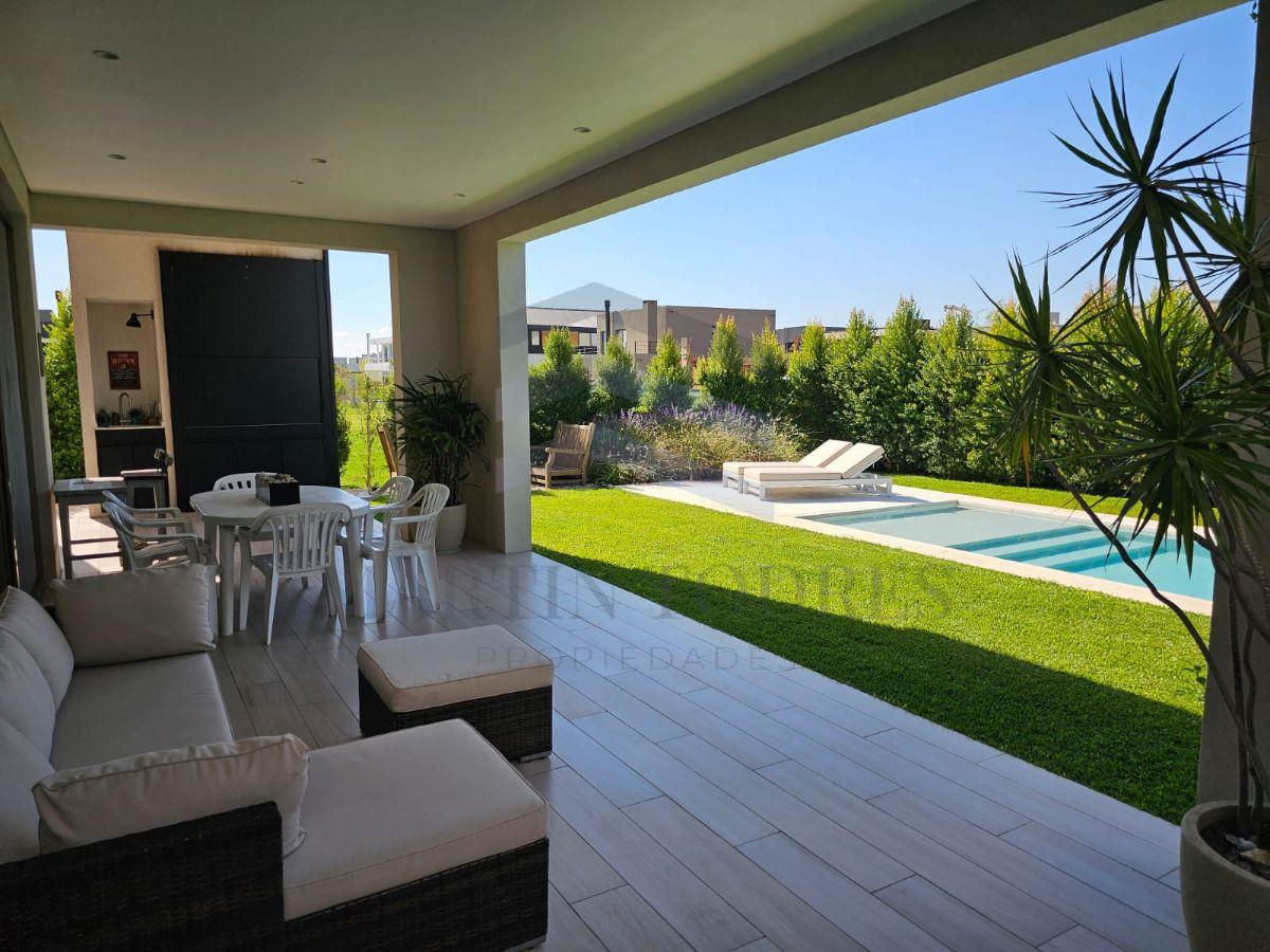 Casa de Diseño en Venta con Pileta, Araucarias, Puertos del Lago, Escobar. Gba Norte - Zonaprop — foto 8