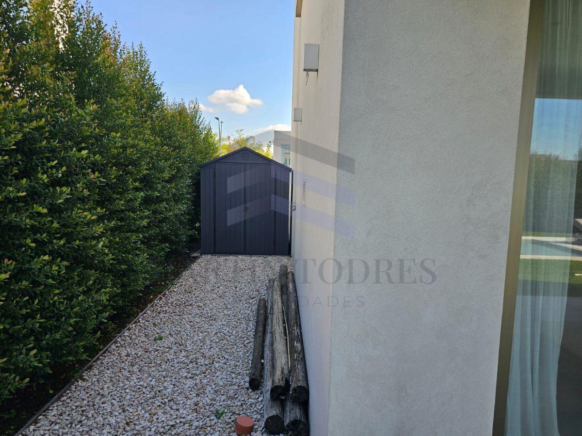 Casa de Diseño en Venta con Pileta, Araucarias, Puertos del Lago, Escobar. Gba Norte - Zonaprop — foto 10