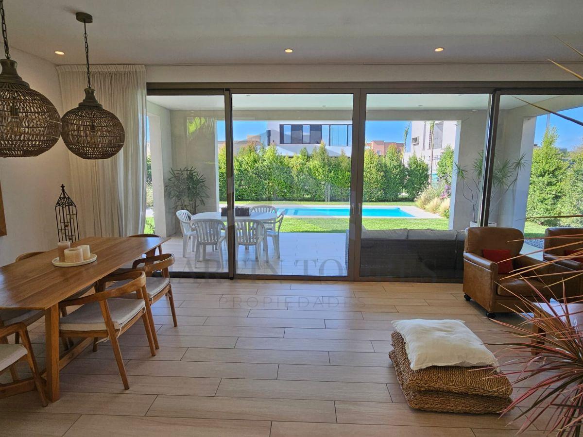 Casa de Diseño en Venta con Pileta, Araucarias, Puertos del Lago, Escobar. Gba Norte - Zonaprop — foto 39