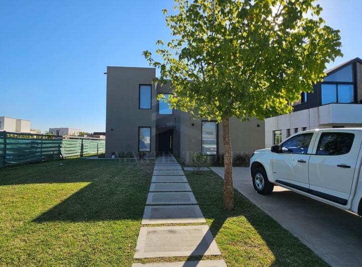 Casa en Venta en Araucarias, Puertos, Escobar, Gba Norte - Zonaprop