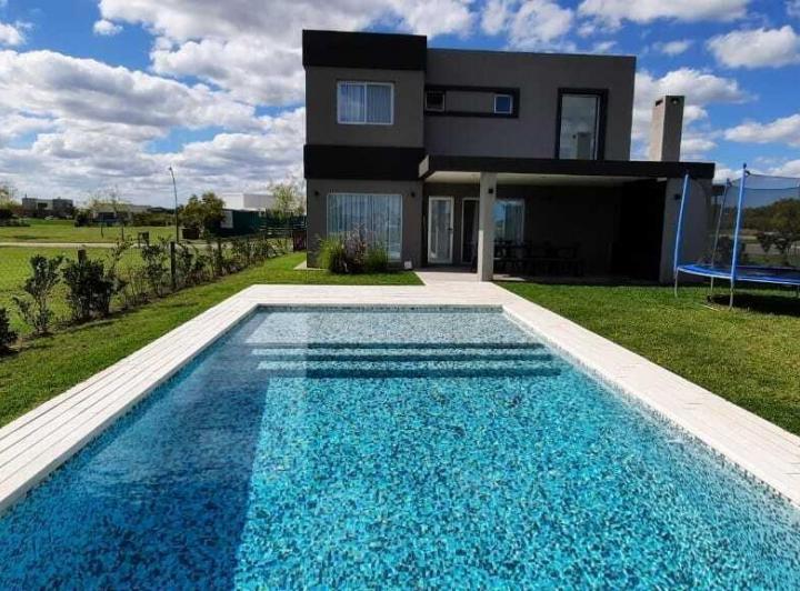 Casa en Venta en Araucarias con Pileta, Puertos, Escobar, Gba Norte - Zonaprop