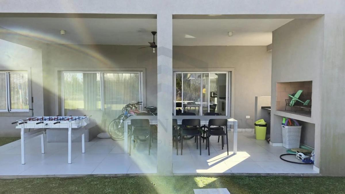 Casa Al Agua con Pileta en Venta y Alquiler en El Cantón Norte, Gba Norte - Zonaprop — foto 34