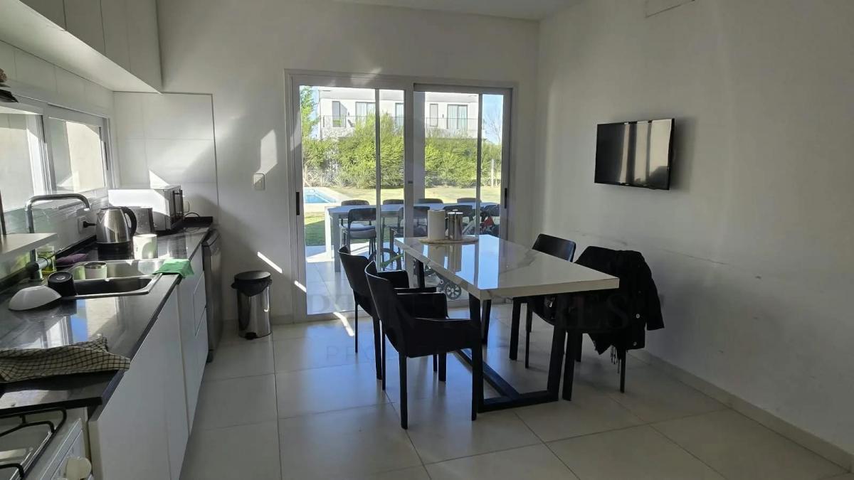 Casa Al Agua con Pileta en Venta y Alquiler en El Cantón Norte, Gba Norte - Zonaprop — foto 38